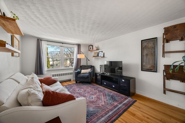 34 Gill Rd 4, Waltham, MA 02453