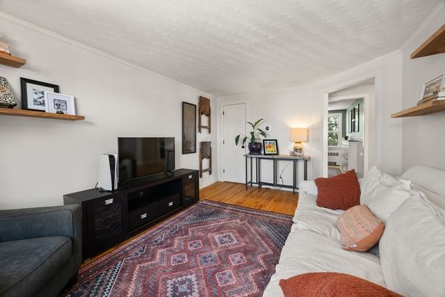 34 Gill Rd 4, Waltham, MA 02453