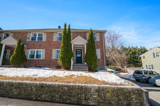 34 Gill Rd 4, Waltham, MA 02453