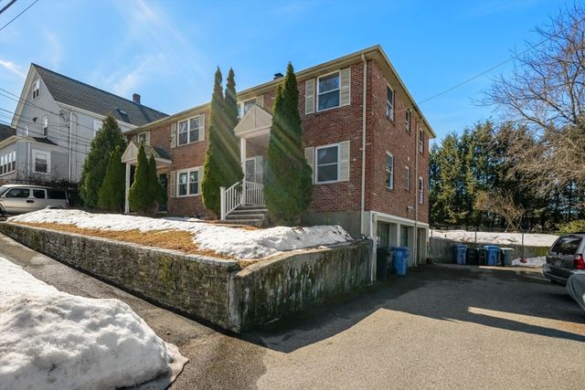 34 Gill Rd 4, Waltham, MA 02453