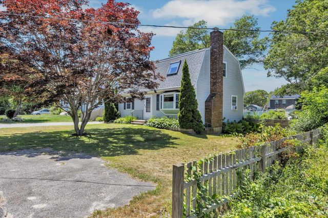 213 Buckwood Drive, Hyannis, MA 02601