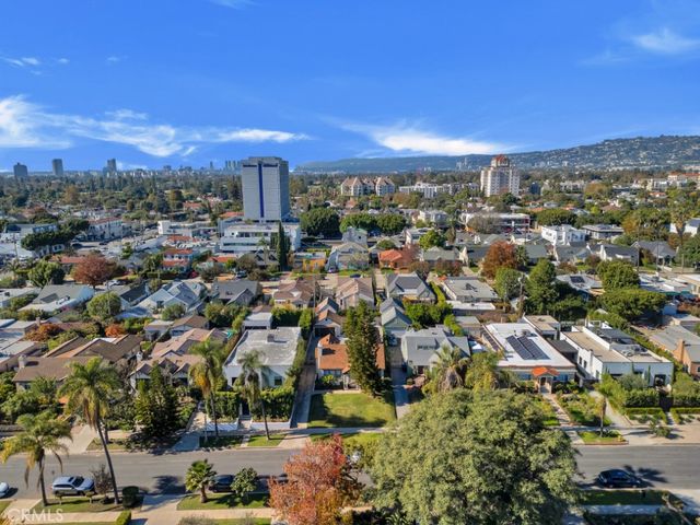 337 N Beachwood, Los Angeles, CA 90004