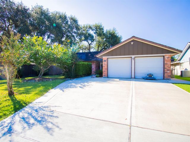 4804 W Plum Street, Pearland, TX 77581