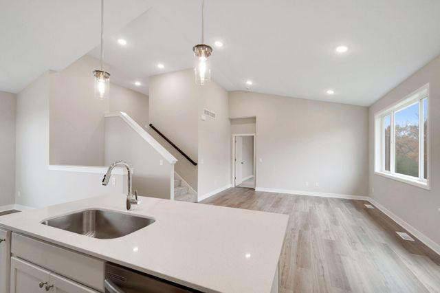 2157 Westpointe Drive, Hastings, MN 55033