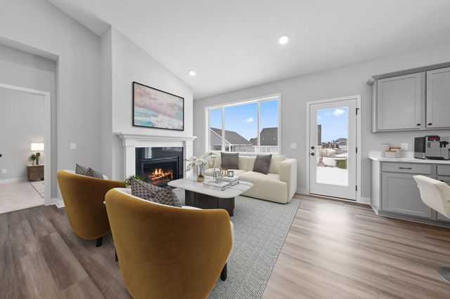 2157 Westpointe Drive, Hastings, MN 55033