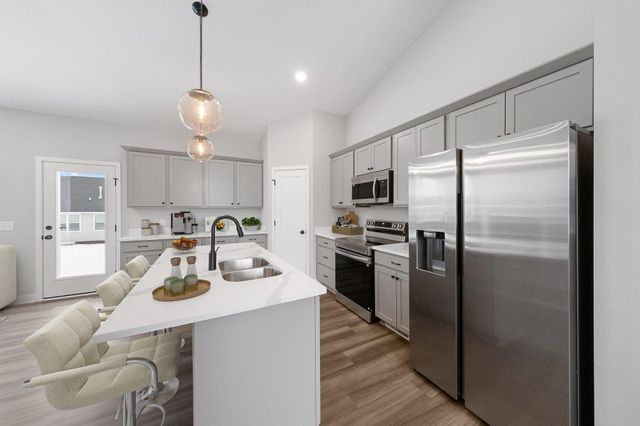 2157 Westpointe Drive, Hastings, MN 55033