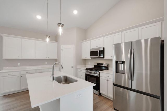 2157 Westpointe Drive, Hastings, MN 55033