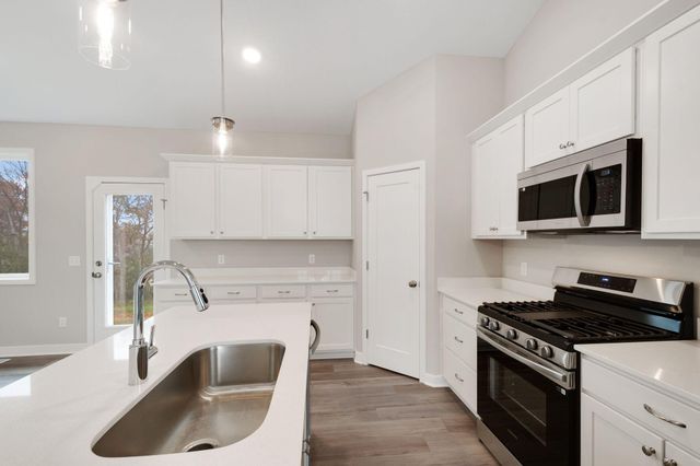 2157 Westpointe Drive, Hastings, MN 55033