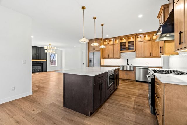 7 Lily Lane, Londonderry, NH 03053