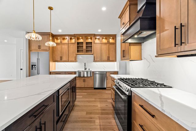 7 Lily Lane, Londonderry, NH 03053