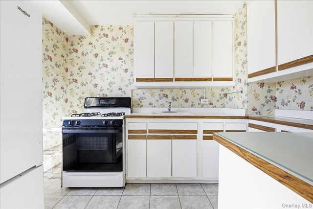 90-60 Union Turnpike 4F, Glendale, NY 11385