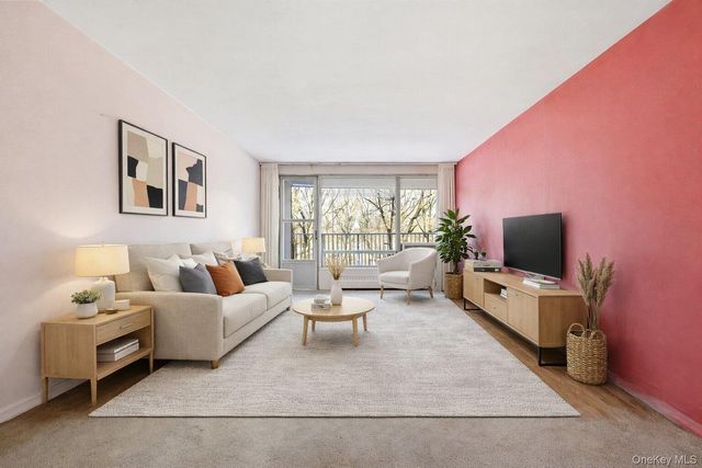 90-60 Union Turnpike 4F, Glendale, NY 11385