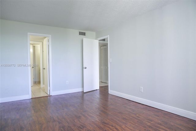 482 NW 165th St Rd A504, Miami, FL 33169
