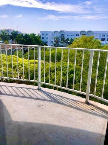 482 NW 165th St Rd A504, Miami, FL 33169