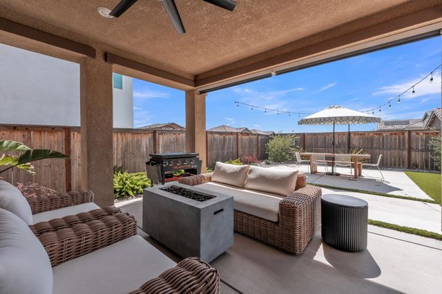 5049 Gold Rush Dr, Folsom, CA 95630