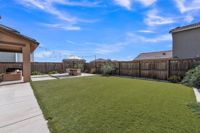 5049 Gold Rush Dr, Folsom, CA 95630