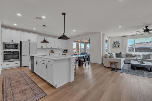 5049 Gold Rush Dr, Folsom, CA 95630