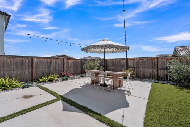 5049 Gold Rush Dr, Folsom, CA 95630