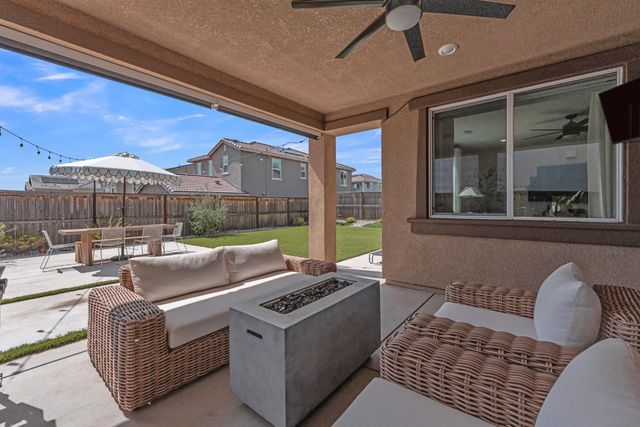 5049 Gold Rush Dr, Folsom, CA 95630