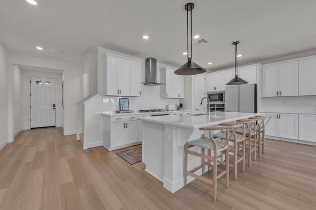 5049 Gold Rush Dr, Folsom, CA 95630