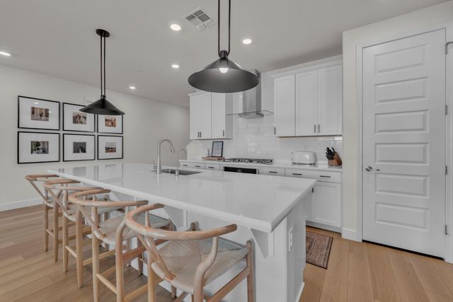 5049 Gold Rush Dr, Folsom, CA 95630