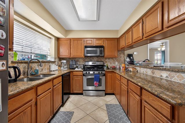 2022 Spinnaker Drive, League City, TX 77573