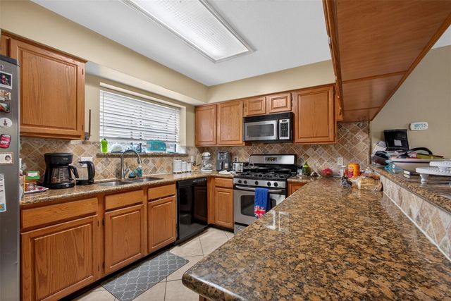 2022 Spinnaker Drive, League City, TX 77573