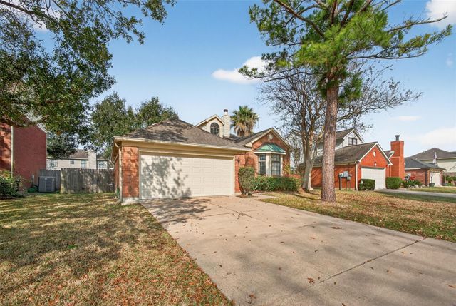 2022 Spinnaker Drive, League City, TX 77573