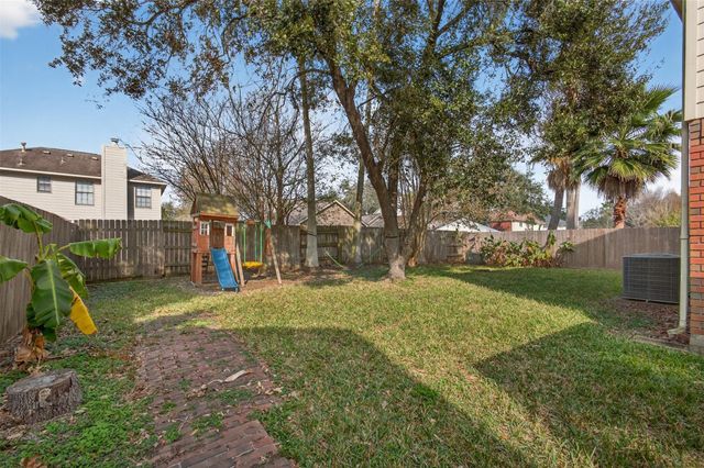 2022 Spinnaker Drive, League City, TX 77573