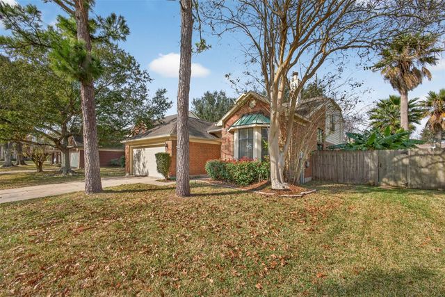 2022 Spinnaker Drive, League City, TX 77573