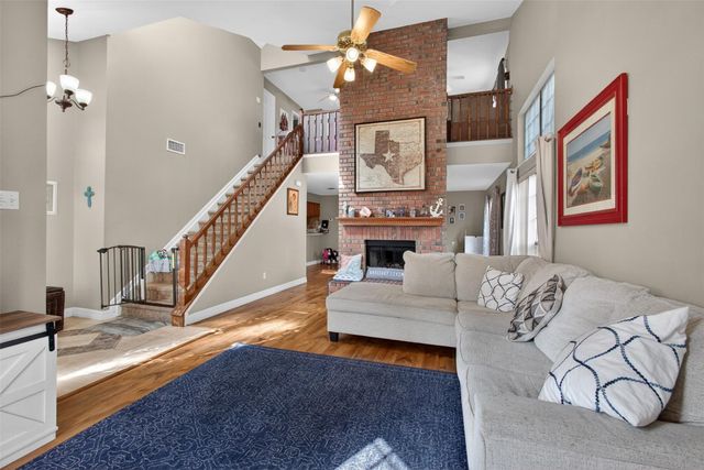 2022 Spinnaker Drive, League City, TX 77573