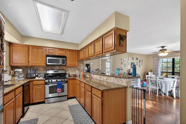 2022 Spinnaker Drive, League City, TX 77573