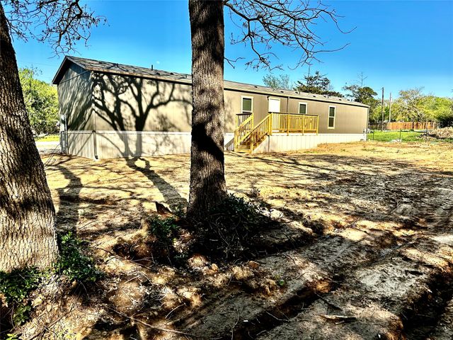 353 Conastoga Road, Valley View, TX 76272
