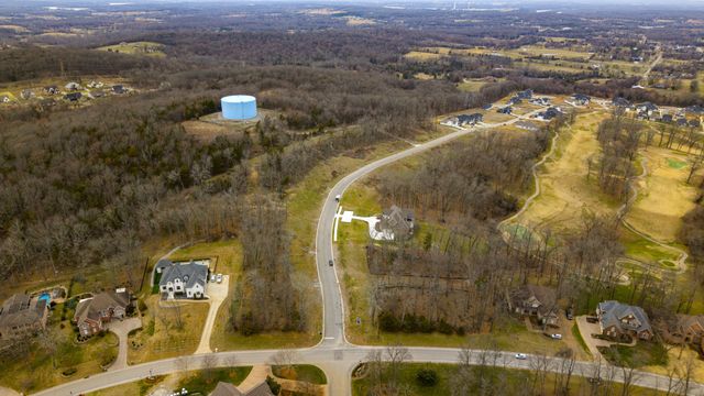 602 Five Oaks Blvd, Lebanon, TN 37087