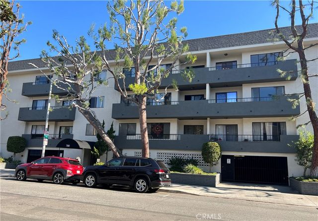 700 Westmount Drive 202, West Hollywood, CA 90069