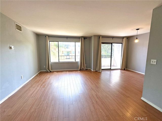 700 Westmount Drive 202, West Hollywood, CA 90069