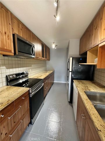 700 Westmount Drive 202, West Hollywood, CA 90069