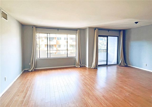 700 Westmount Drive 202, West Hollywood, CA 90069