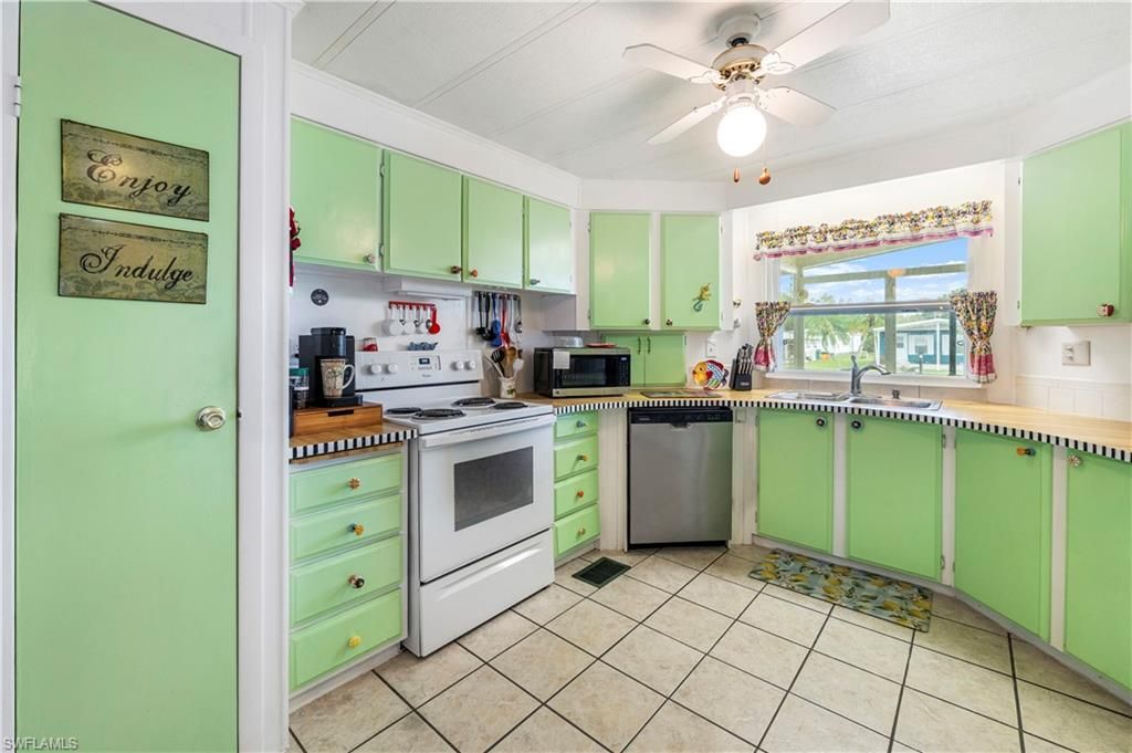 280 Grassy Key LN, NAPLES, FL 34114 — photo 4