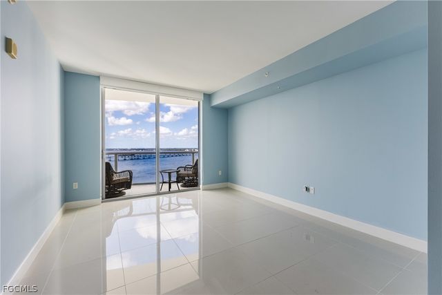 3000 Oasis Grand BLVD 2405, Fort Myers, FL 33916