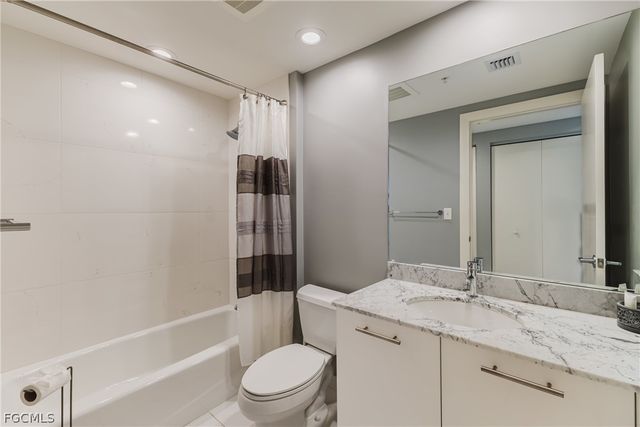 3000 Oasis Grand BLVD 2405, Fort Myers, FL 33916