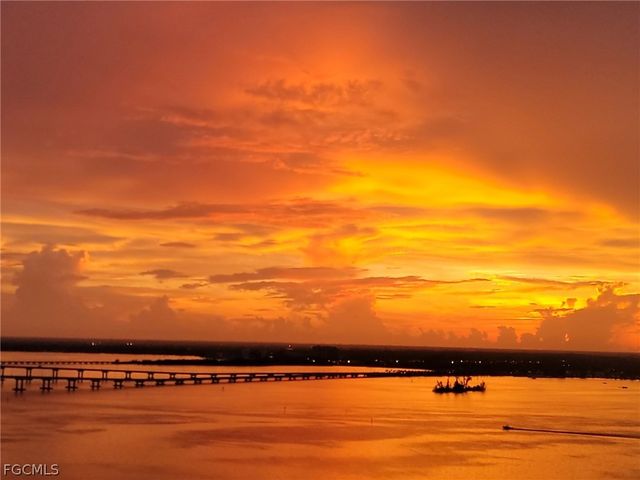 3000 Oasis Grand BLVD 2405, Fort Myers, FL 33916