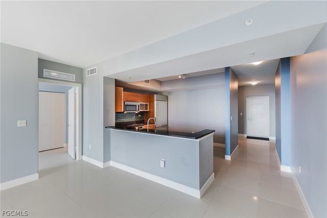 3000 Oasis Grand BLVD 2405, Fort Myers, FL 33916