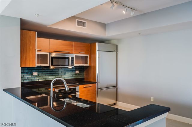 3000 Oasis Grand BLVD 2405, Fort Myers, FL 33916