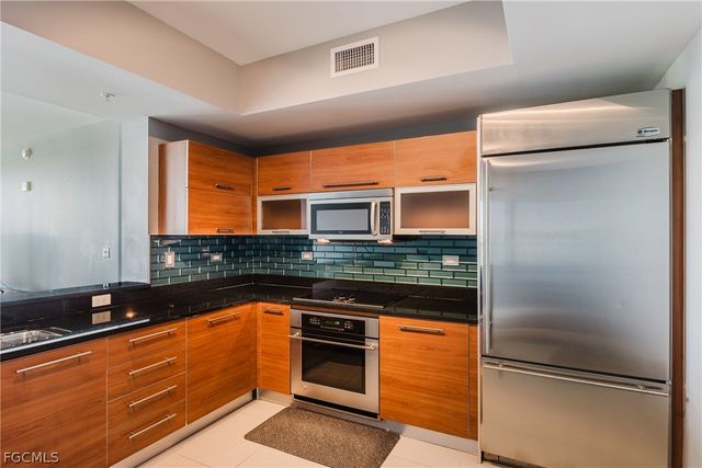 3000 Oasis Grand BLVD 2405, Fort Myers, FL 33916