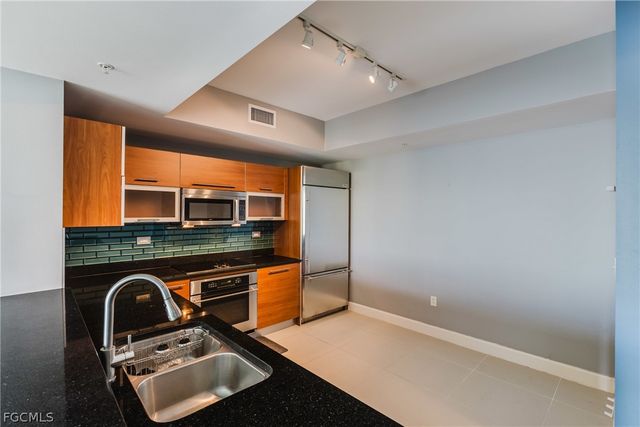 3000 Oasis Grand BLVD 2405, Fort Myers, FL 33916