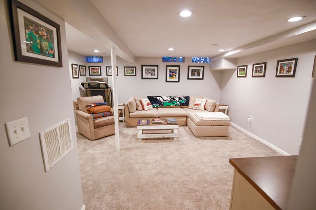 709 Sunbright Avenue, Portage, MI 49024