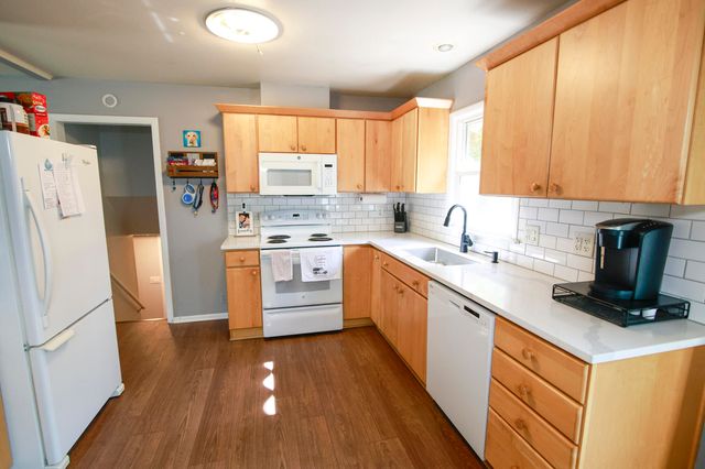 709 Sunbright Avenue, Portage, MI 49024