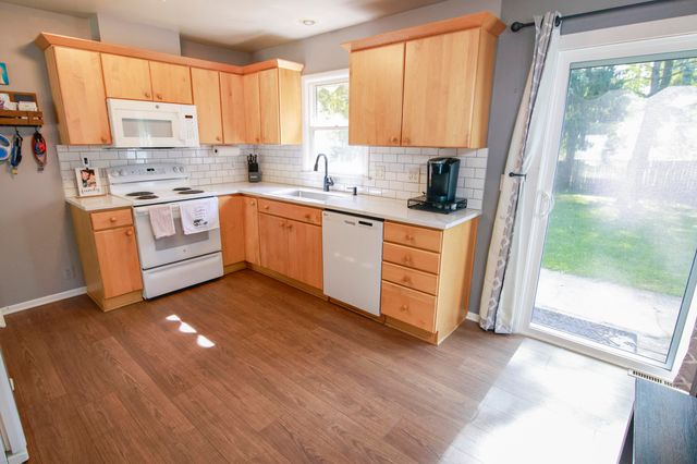 709 Sunbright Avenue, Portage, MI 49024