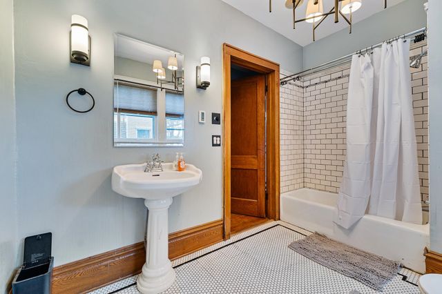 514 9th Avenue, Huntington, WV 25701